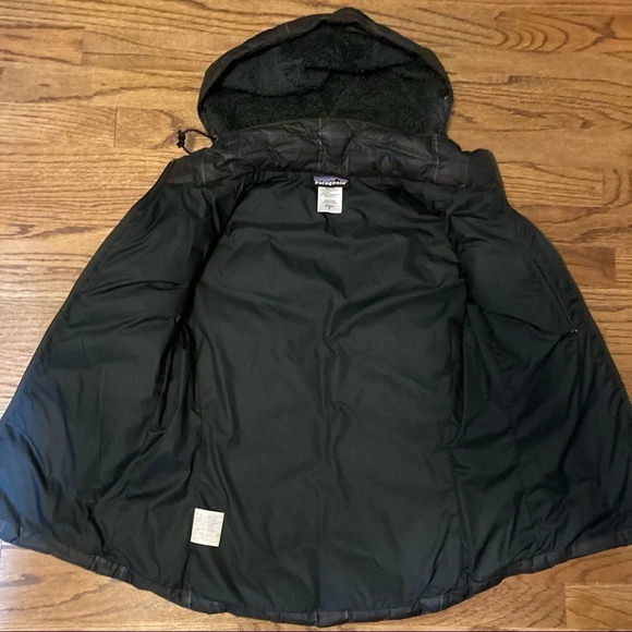 Patagonia Women's Down Filled Hooded Vest. Sz: Small - Picture 11 of 11